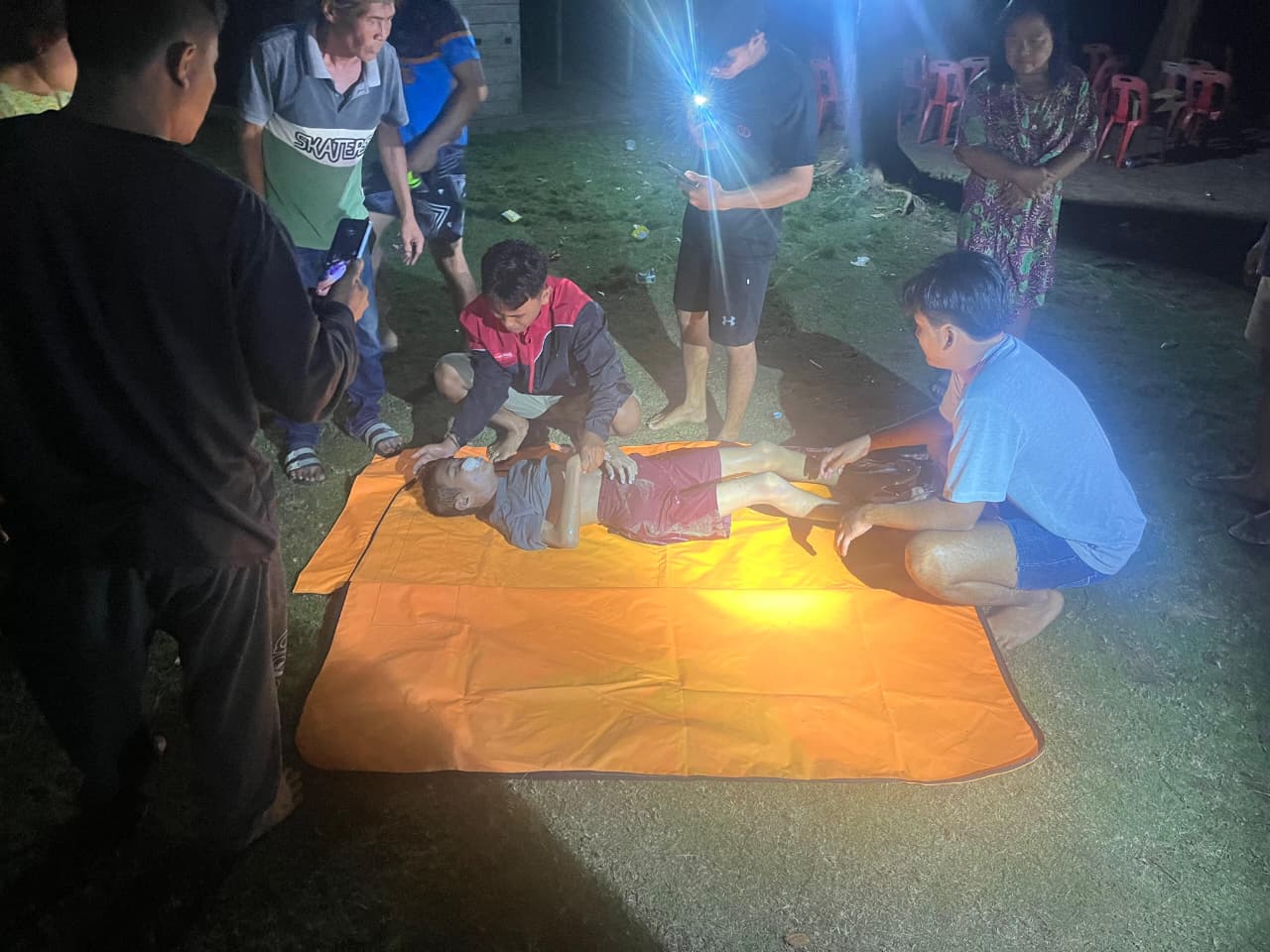 Korban Tenggelam di Pantai Fodo, ditemukan tim SAR Gabungan, dalam kondisi tak bernyawa.