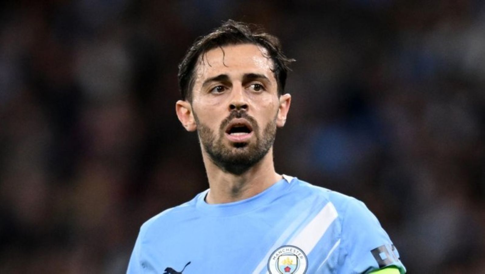 Bernardo Silva saat memperkuat Manchester City dalam sebuah pertandingan. Juventus dikabarkan mulai membuka pembicaraan untuk merekrut gelandang Portugal tersebut.