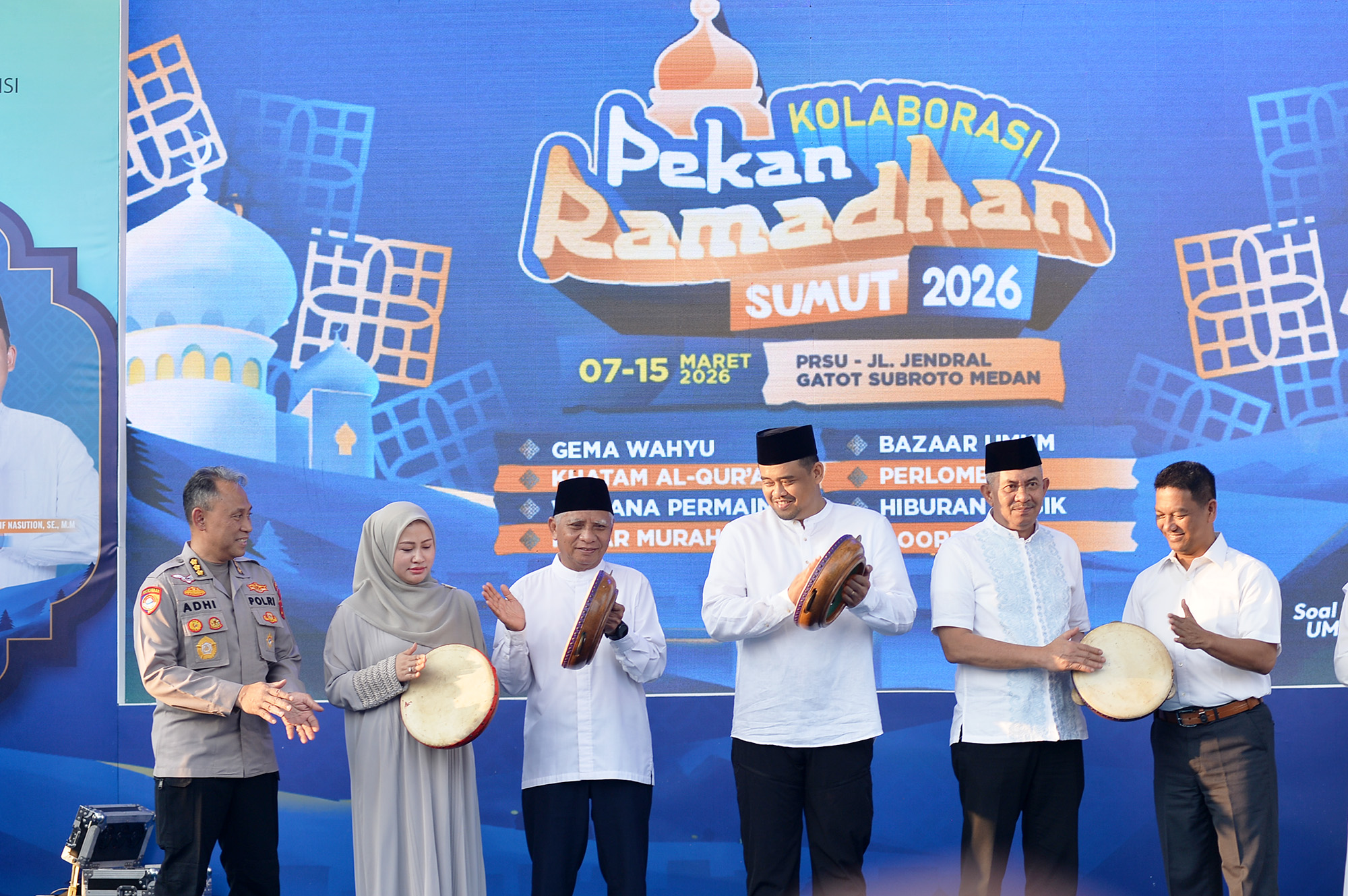Gubernur Sumatera Utara Muhammad Bobby Afif Nasution membuka Kolaborasi Pekan Ramadan Sumut 2026 di Pekan Raya Sumatera Utara, Jalan Gatot Subroto, Medan, Sabtu (7/3/2026). 