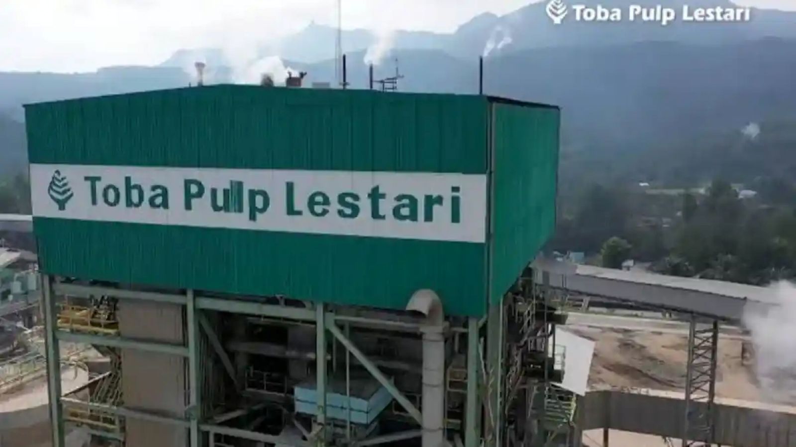 Sumatera Utara terancam gelombang PHK massal setelah pemerintah mencabut izin sejumlah perusahaan. Disnaker khawatir angka pengangguran meningkat.