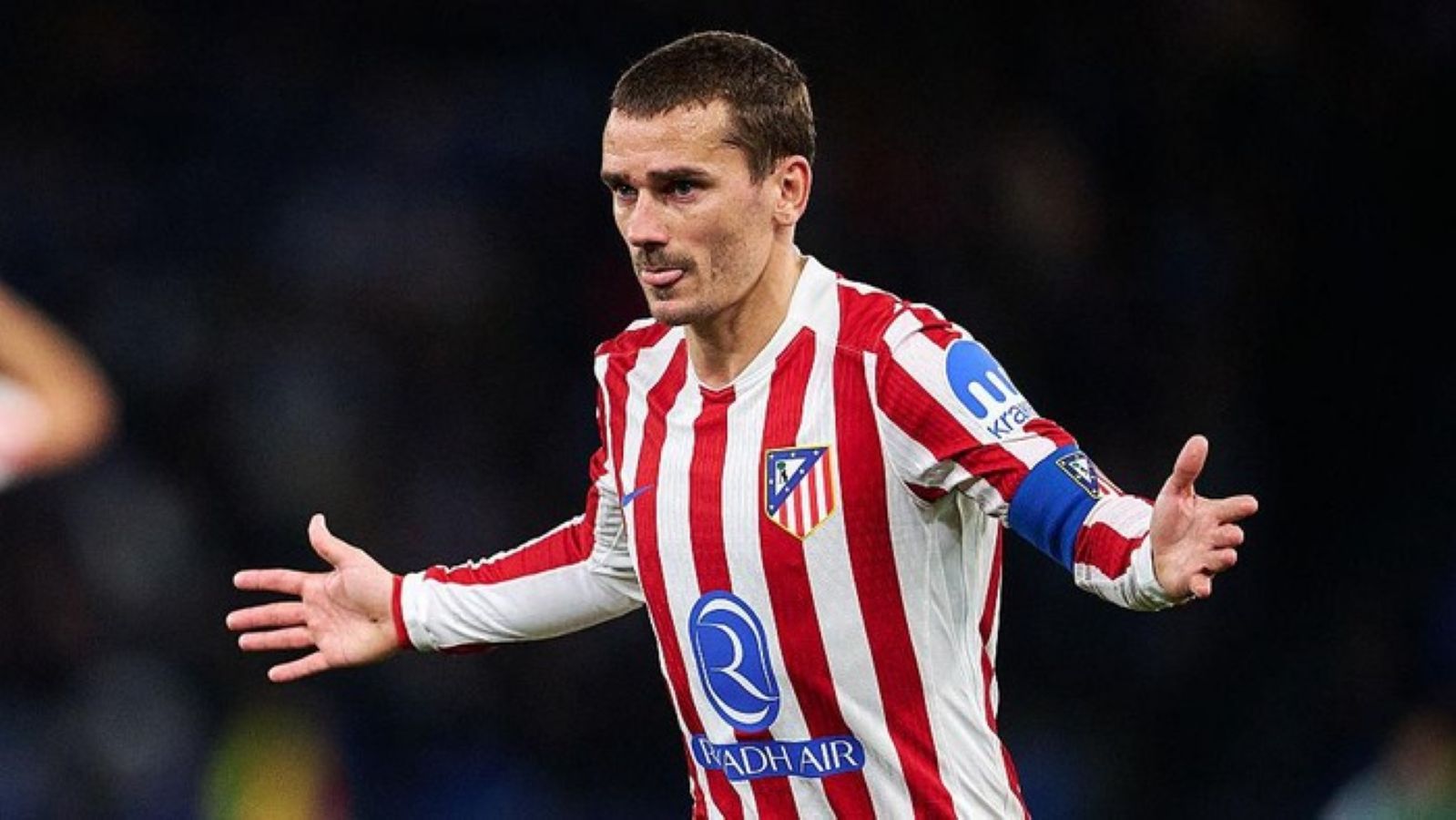 Penyerang Atletico Madrid Antoine Griezmann saat tampil dalam laga La Liga. Ia memutuskan bertahan di klub dan menunda rencana pindah ke MLS.