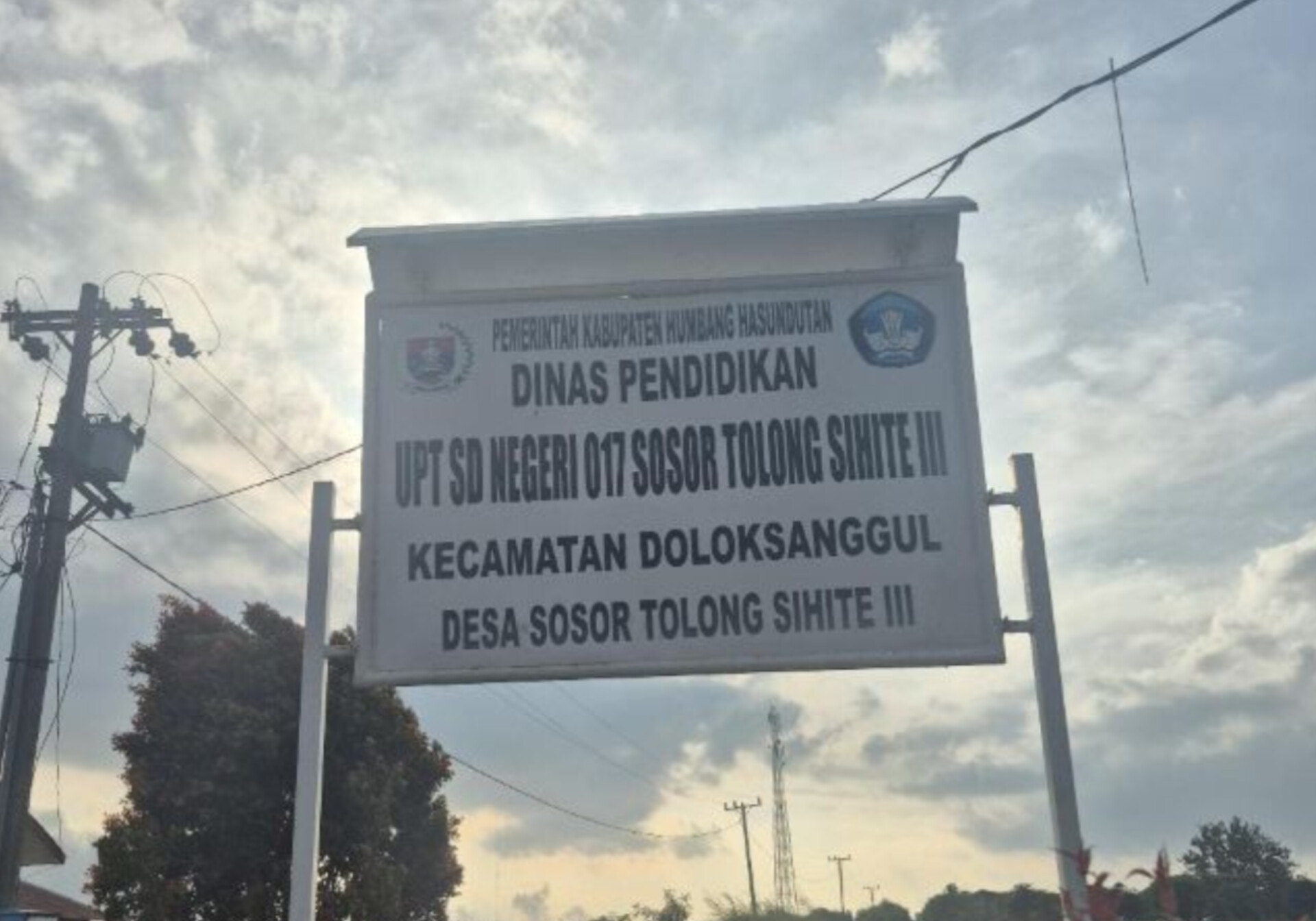 UPT SD Negeri 017 Sosor Tolong Sihite III di Desa Sosor Tolong, Kecamatan Doloksanggul, Kabupaten Humbang Hasundutan.