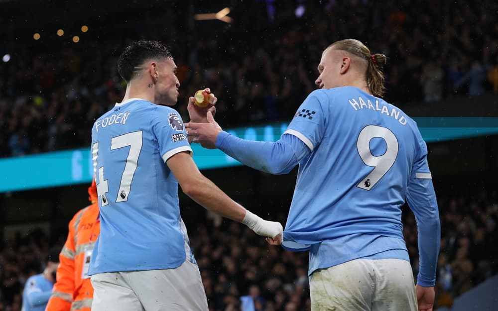 Duel blockbuster perempatfinal Piala FA 2025/2026 mempertemukan Manchester City vs Liverpool. Drawing dilakukan di London Stadium oleh Joe Cole dan Joe Hart.