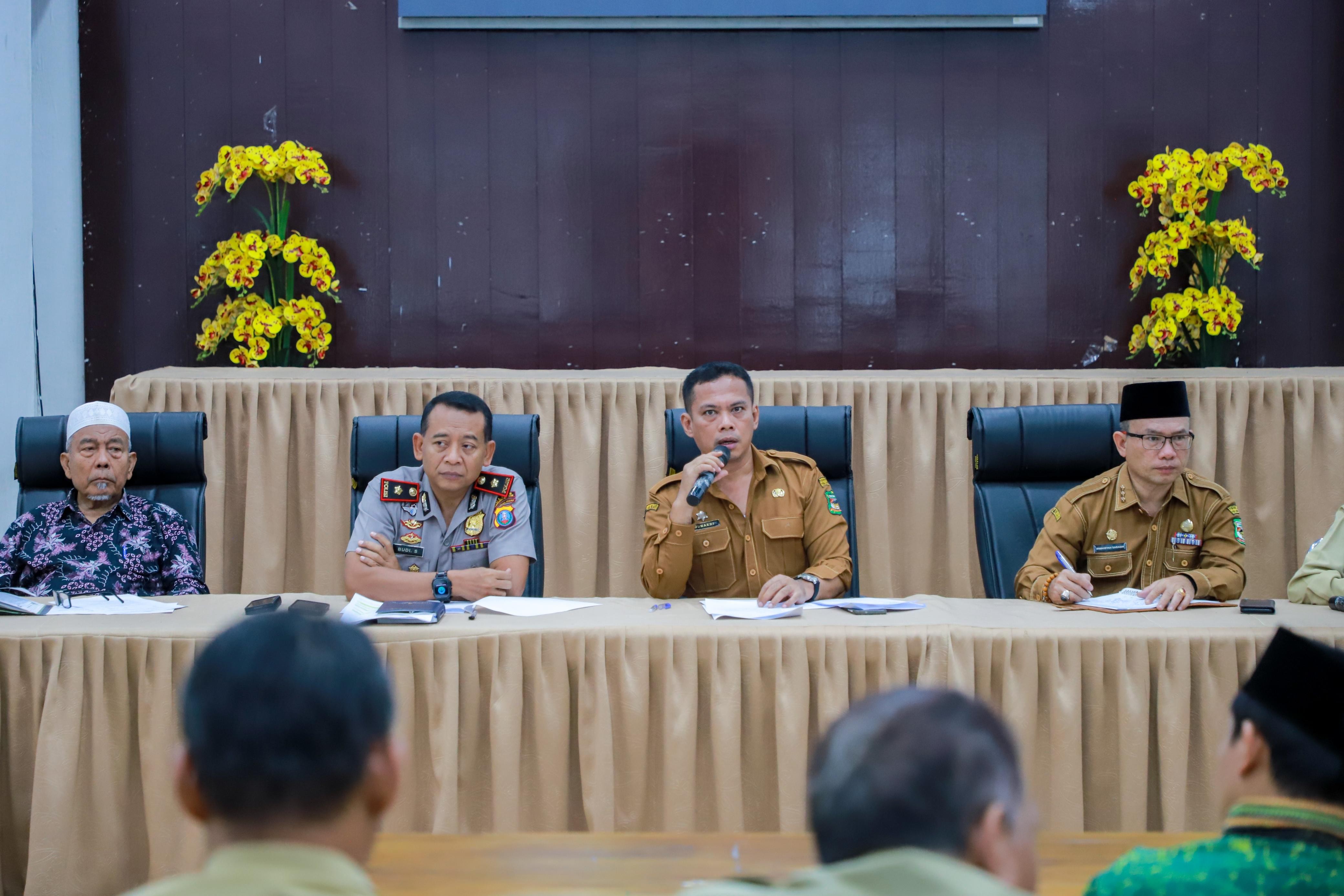 Rapat persiapan Takbir Keliling, Sholat Ied, dan MTQN tingkat kecamatan di Kota Pematangsiantar dipimpin Sekda Junaedi Antonius Sitanggang. 
