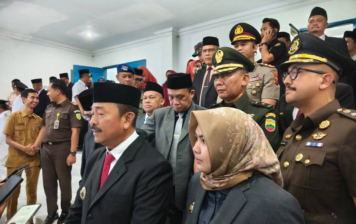 Bupati Mandailing Natal Saipullah Nasution bersama Wakil Bupati saat menghadiri kegiatan resmi di lingkungan Pemkab Madina.