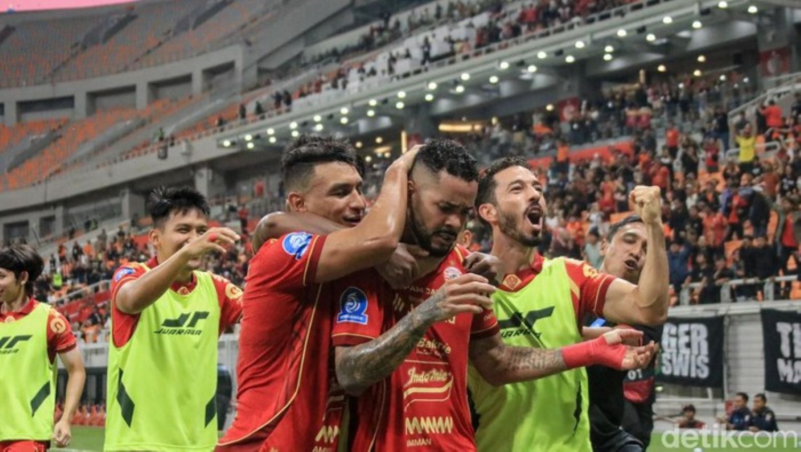 Direktur Olahraga Persija Jakarta Bambang Pamungkas menegaskan Macan Kemayoran harus menyapu bersih 10 laga sisa untuk menjaga peluang juara Super League 2025/2026.