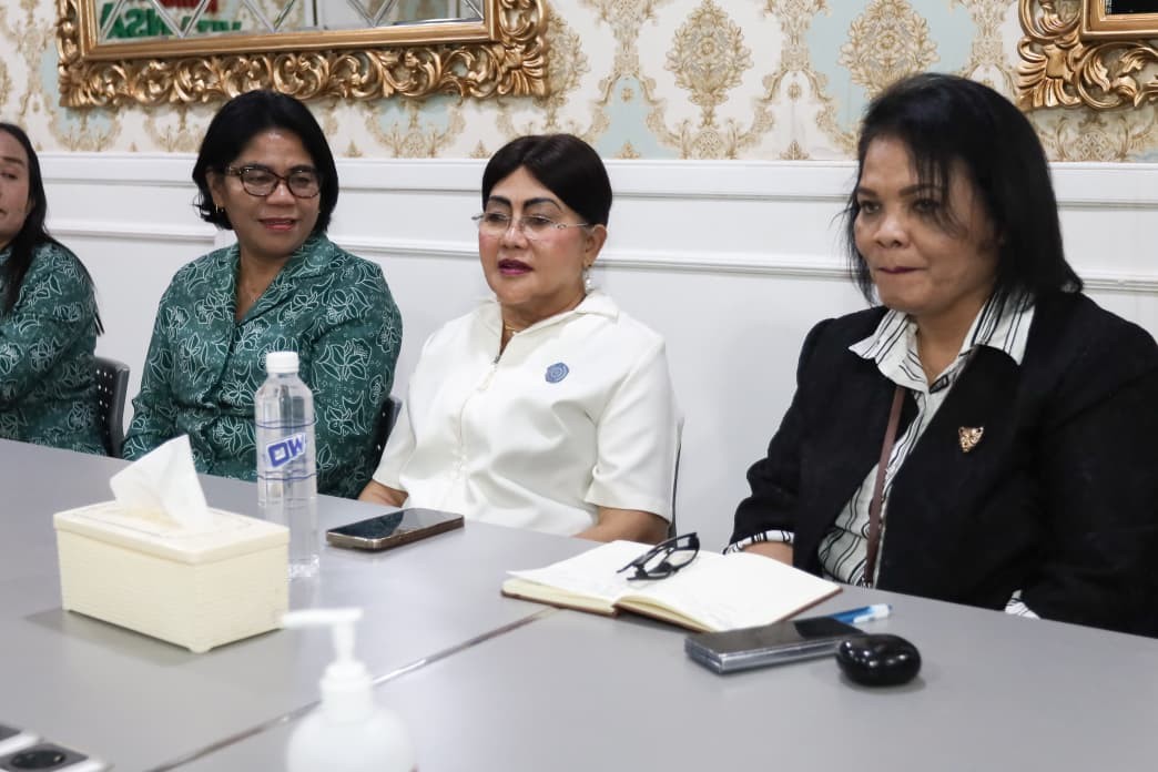 Ketua TP PKK Pematangsiantar Liswati Wesly Silalahi bersama jajaran pengurus saat berkunjung dan beraudiensi dengan Direksi RS Vita Insani di Pematangsiantar. 