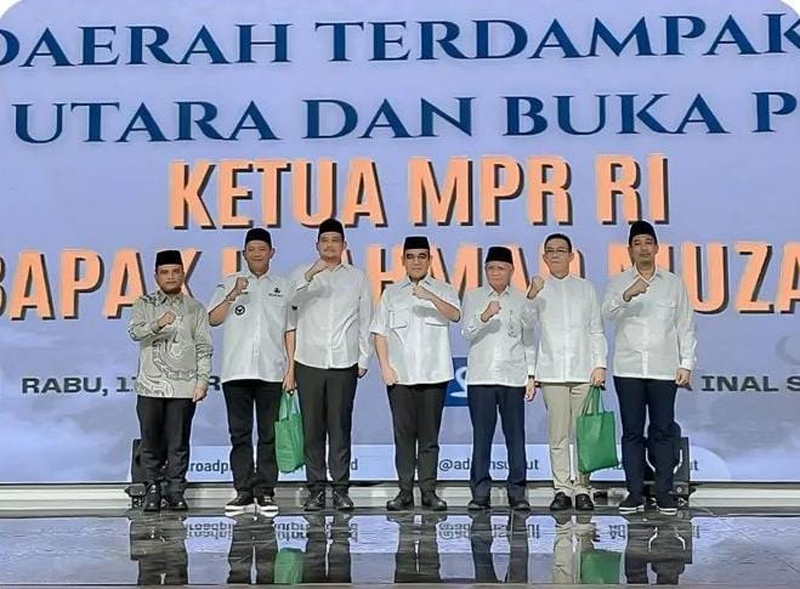 Wali Kota Padangsidimpuan,H. Letnan Dalimunthe hadiri penyerahan bantuan bagi daerah terdampak bencana di Sumut dirangkai dengan buka puasa bersama Ketua MPR RI, H. Ahmad Muzani.
