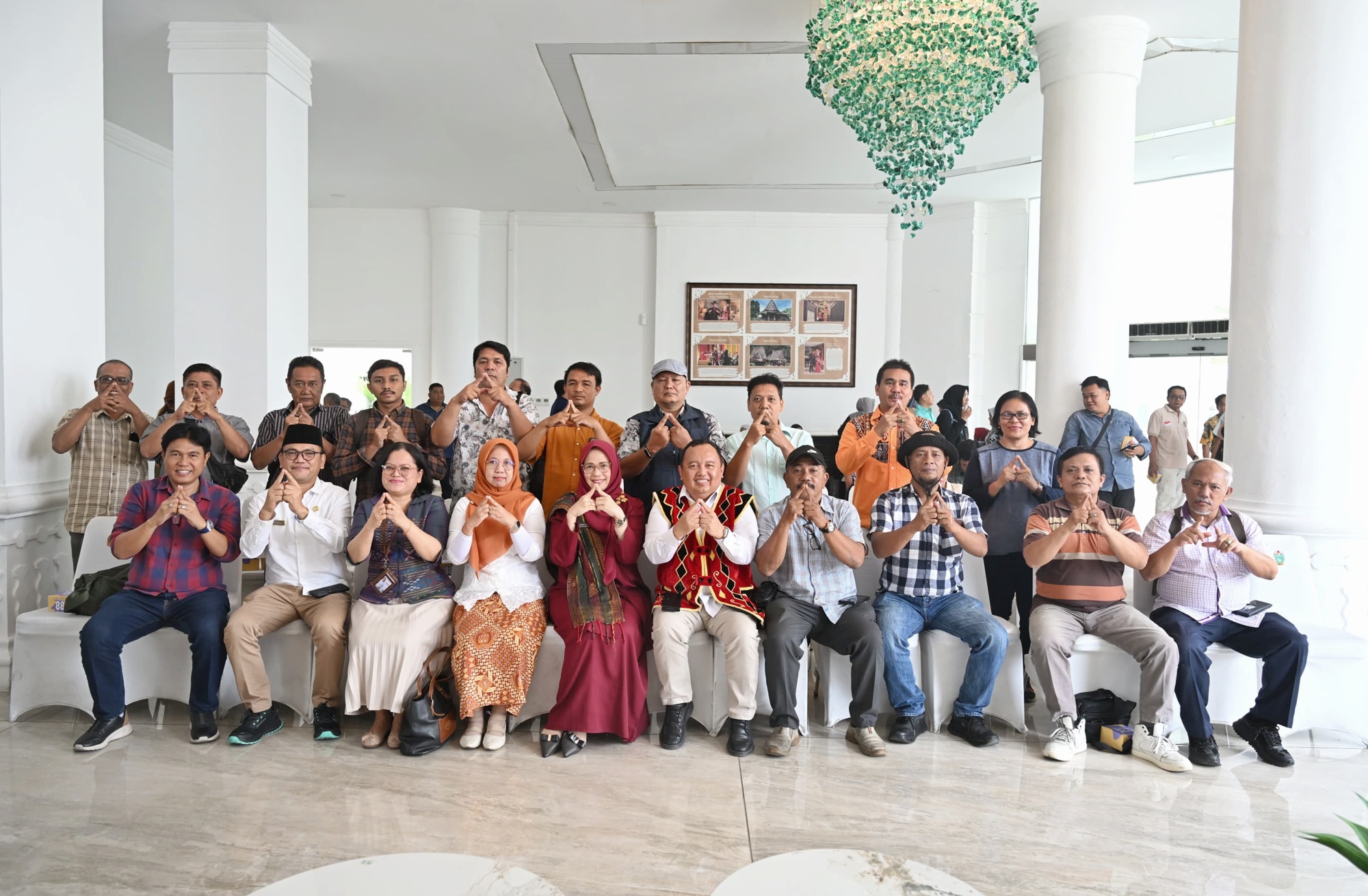 Kepala BPS Sumut Asim Saputra saat konferensi pers tentang pengembangan portal PASADA di Kantor Gubernur Sumatera Utara, Medan, Kamis (12/3/2026).