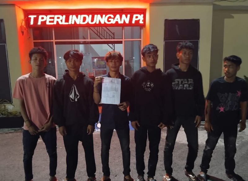 Para korban saat membuat laporan ke Polres Tanjung Balai.