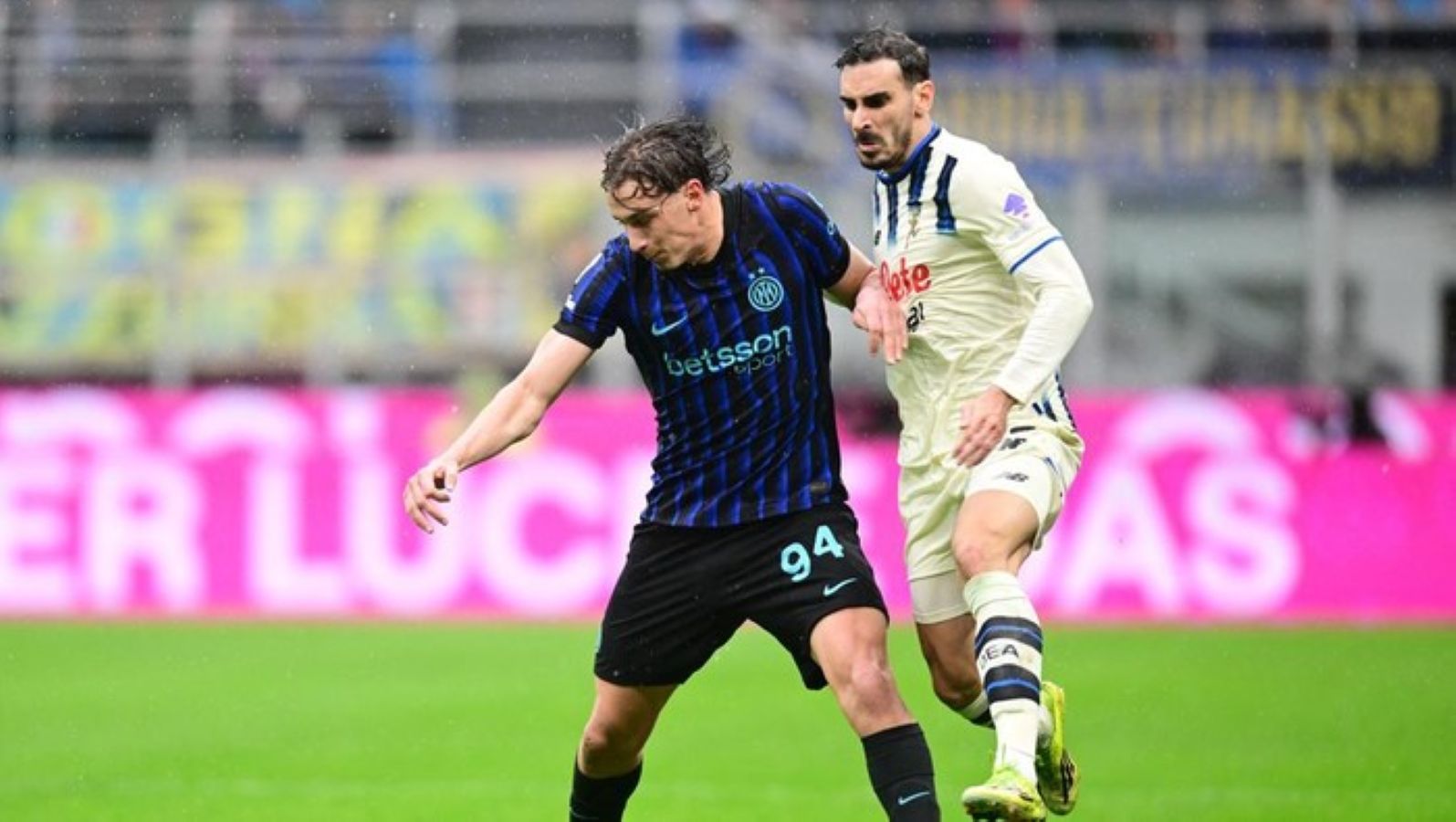 Striker Inter Milan Francesco Pio Esposito mencetak gol ke gawang Atalanta dalam laga Serie A di San Siro, namun Nerazzurri harus puas bermain imbang 1-1.