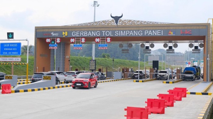 Gerbang Tol Simpang Panei di Kabupaten Simalungun, Sumatera Utara, yang mulai dioperasikan tanpa tarif untuk mendukung kelancaran arus mudik Lebaran 2026.