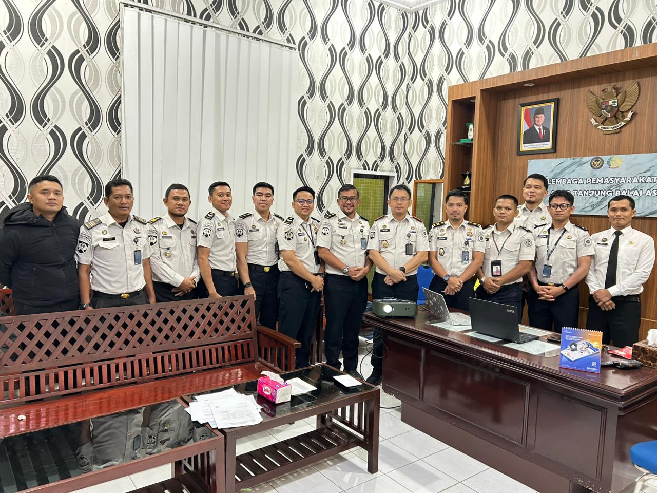 Rapat koordinasi kehumasan Lapas Tanjungbalai Asahan guna memperkuat publikasi dan membangun citra positif pemasyarakatan.