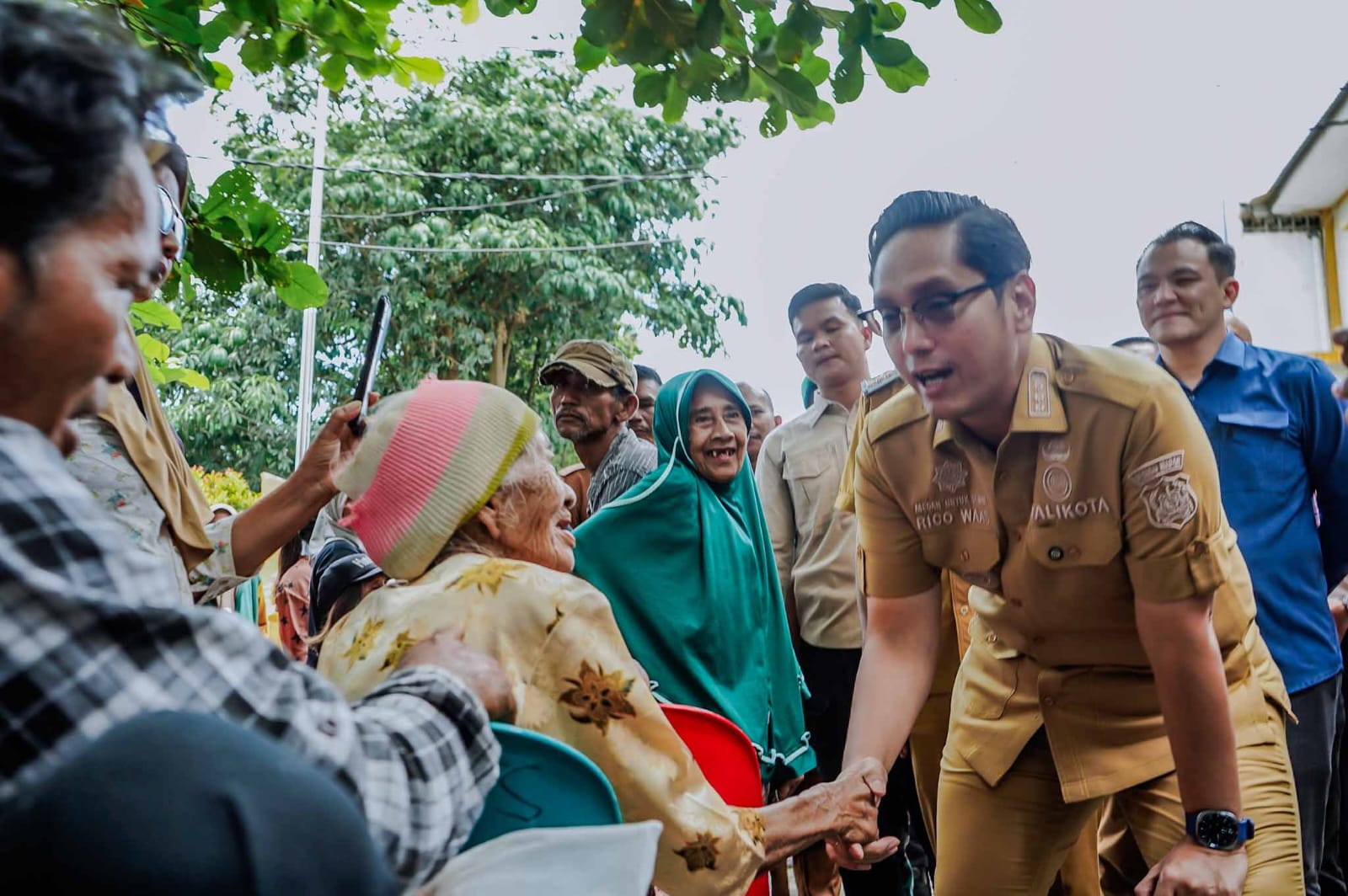Wali Kota Medan Rico Waas menghadiri pembagian 2.000 paket sembako di Kantor Camat Medan Tuntungan, Senin (16/3/2026), sebagai bentuk penguatan solidaritas sosial jelang Idulfitri.