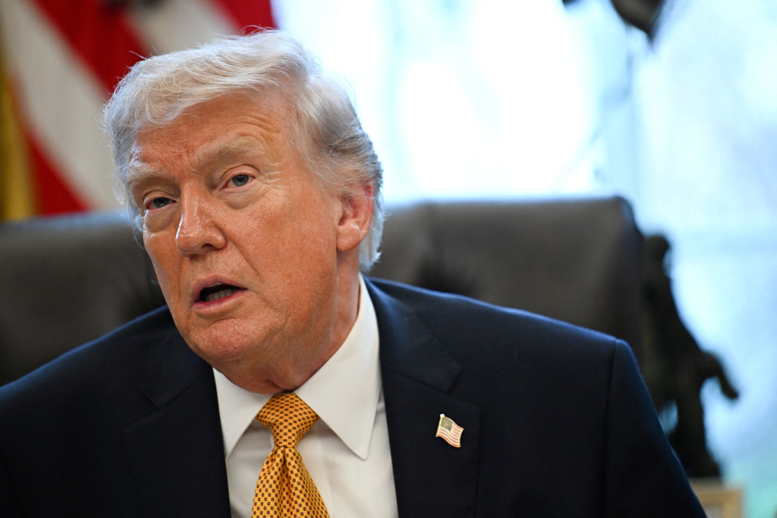 Presiden AS Donald Trump berbicara kepada media di Gedung Putih, Washington, di tengah meningkatnya ketegangan dengan Iran soal Selat Hormuz. 