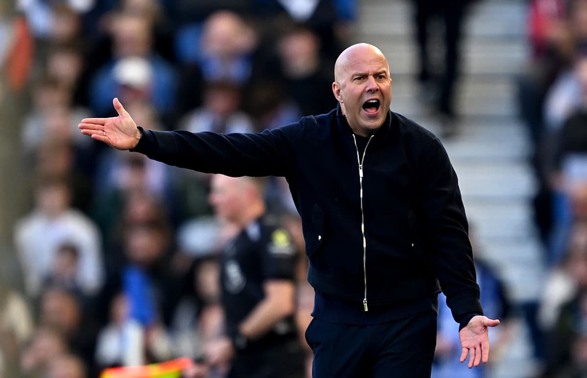 Manajer Liverpool Arne Slot bereaksi saat timnya kalah dari Brighton di lanjutan Premier League 2025/2026. 