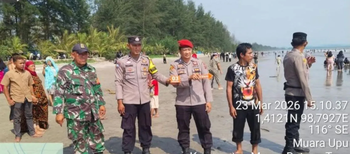 Tim gabungan TNI-Polri dan warga menyisir Pantai Barat Sumatera untuk mencari korban tenggelam di Muara Batang Toru, Tapsel.