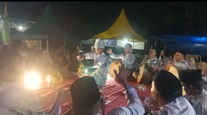 Penampilan anak-anak memeriahkan pertunjukan seni Bordah dari Kualuh Leidong dalam ajang HAGAF di Guntingsaga, Labura.