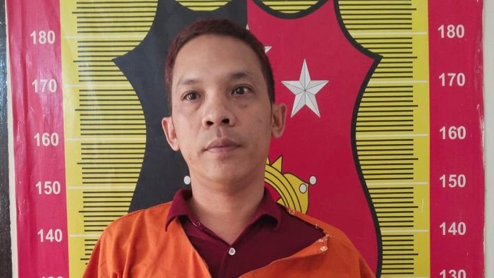Pelaku penyiraman air keras, Hendra Siregar, divonis 1,5 tahun penjara oleh Pengadilan Negeri Padangsidimpuan dalam kasus kekerasan terhadap pacar dan anak korban.