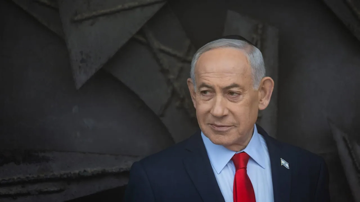 Benjamin Netanyahu saat kunjungan ke Yad Vashem di Yerusalem.