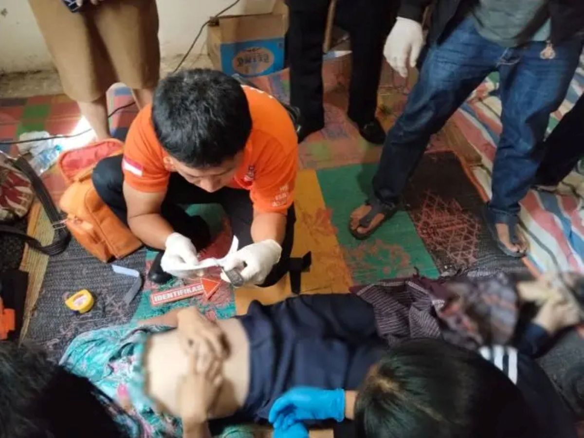 Remaja 15 tahun yang ditemukan tewas tergantung di rumahnya di Huta Ginjang, Samosir, Senin (30/3/2026).