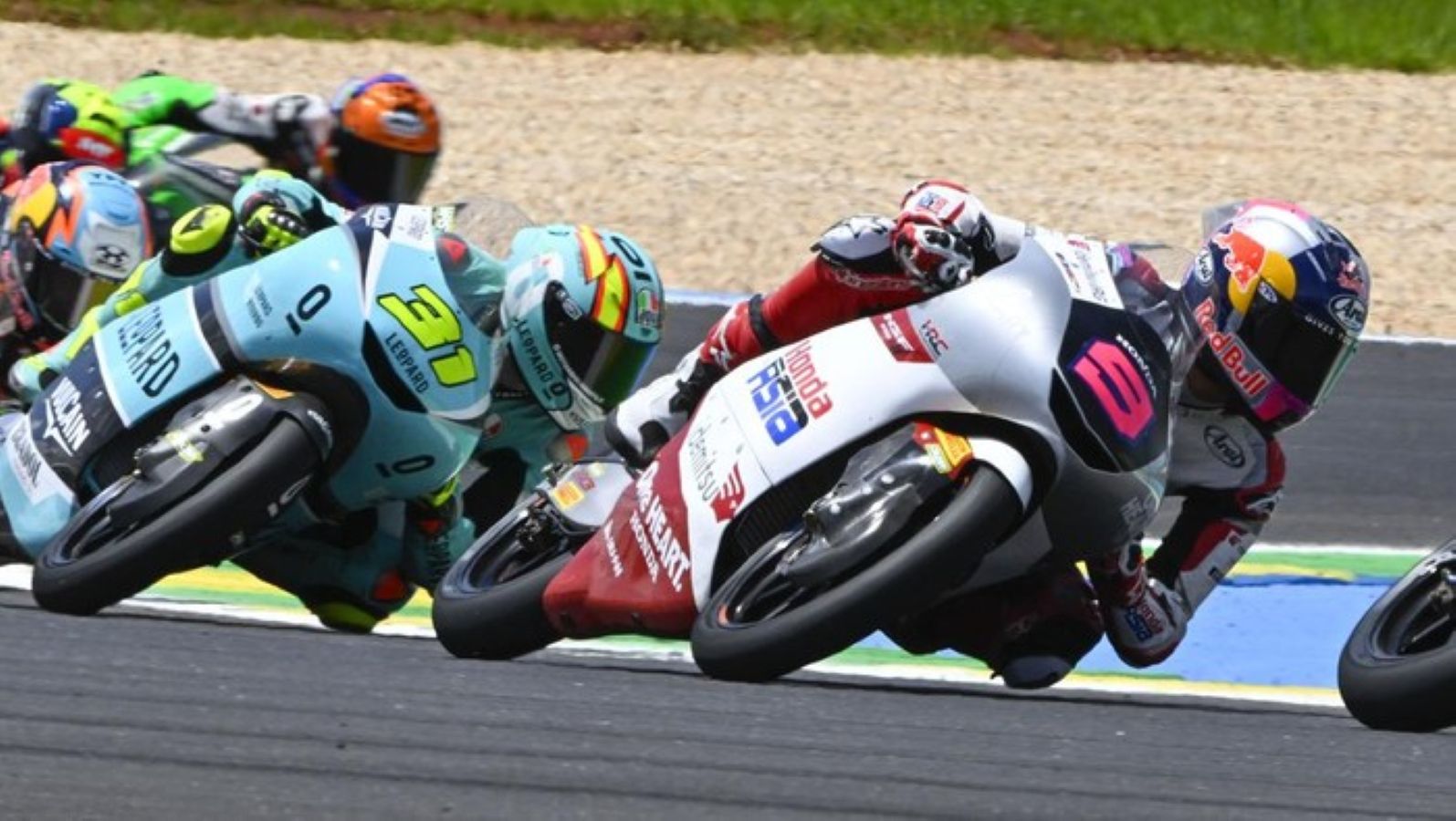 Veda Ega Pratama terjatuh saat Moto3 Amerika Serikat 2026 di Circuit of the Americas dan gagal finis usai insiden di lap keempat.