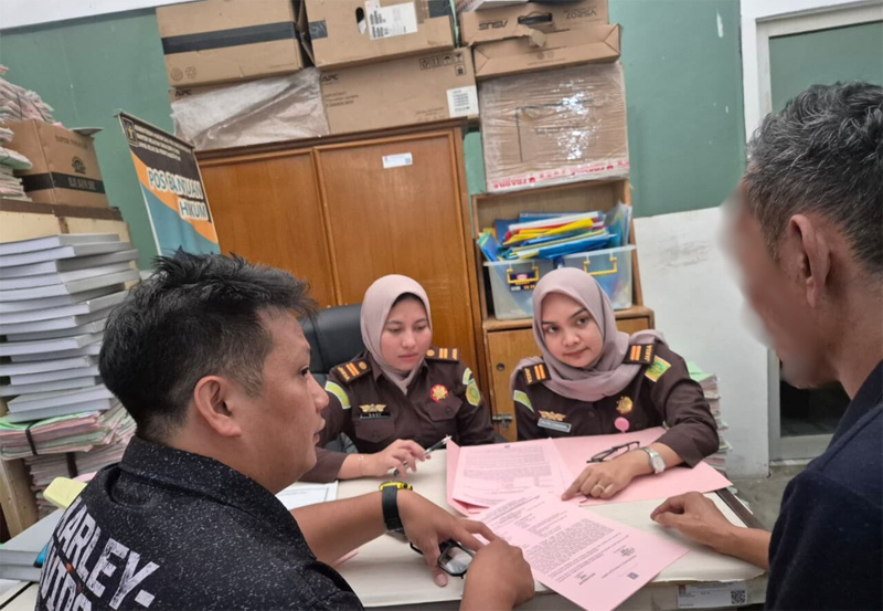 Penyerahan terdakwa ke Pengadilan Negeri Medan.