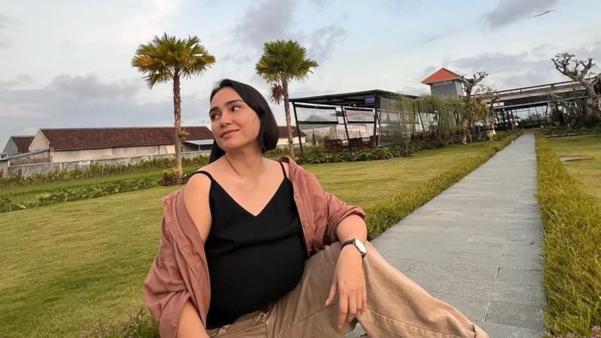 Aktris Feby Febiola memilih menjalani kehidupan sederhana di Bali dan meninggalkan gemerlap dunia hiburan Jakarta.