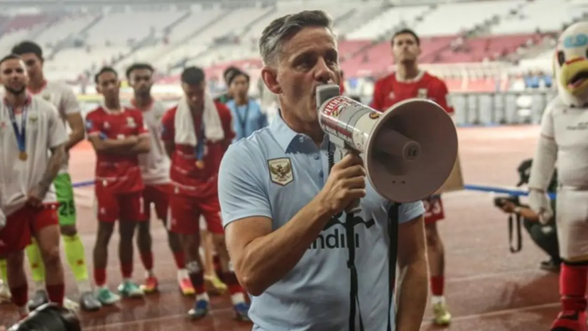 Pelatih Timnas Indonesia John Herdman memberikan instruksi kepada pemain saat menghadapi Bulgaria di final FIFA Series 2026.