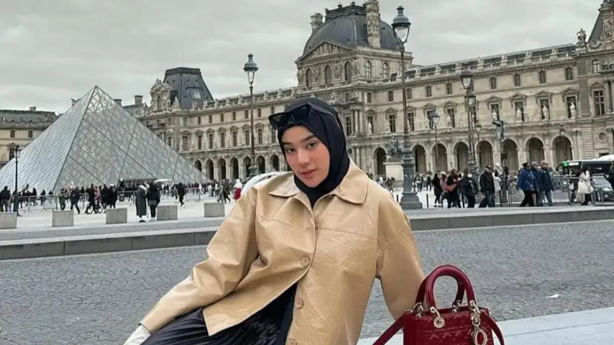 Clara Shinta saat mengunggah pernyataan di media sosial terkait dugaan perselingkuhan suaminya yang menjadi sorotan publik.