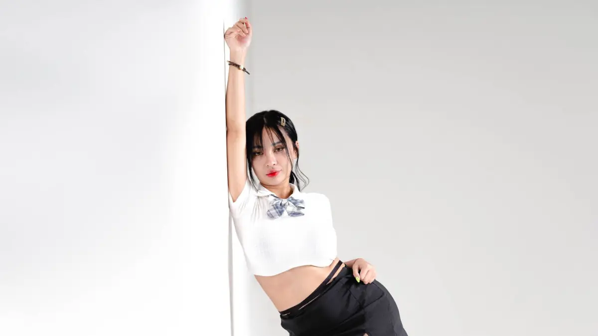 Cupi Cupita saat tampil sebagai DJ dalam sebuah acara, di tengah isu dugaan perselingkuhan yang viral di media sosial.