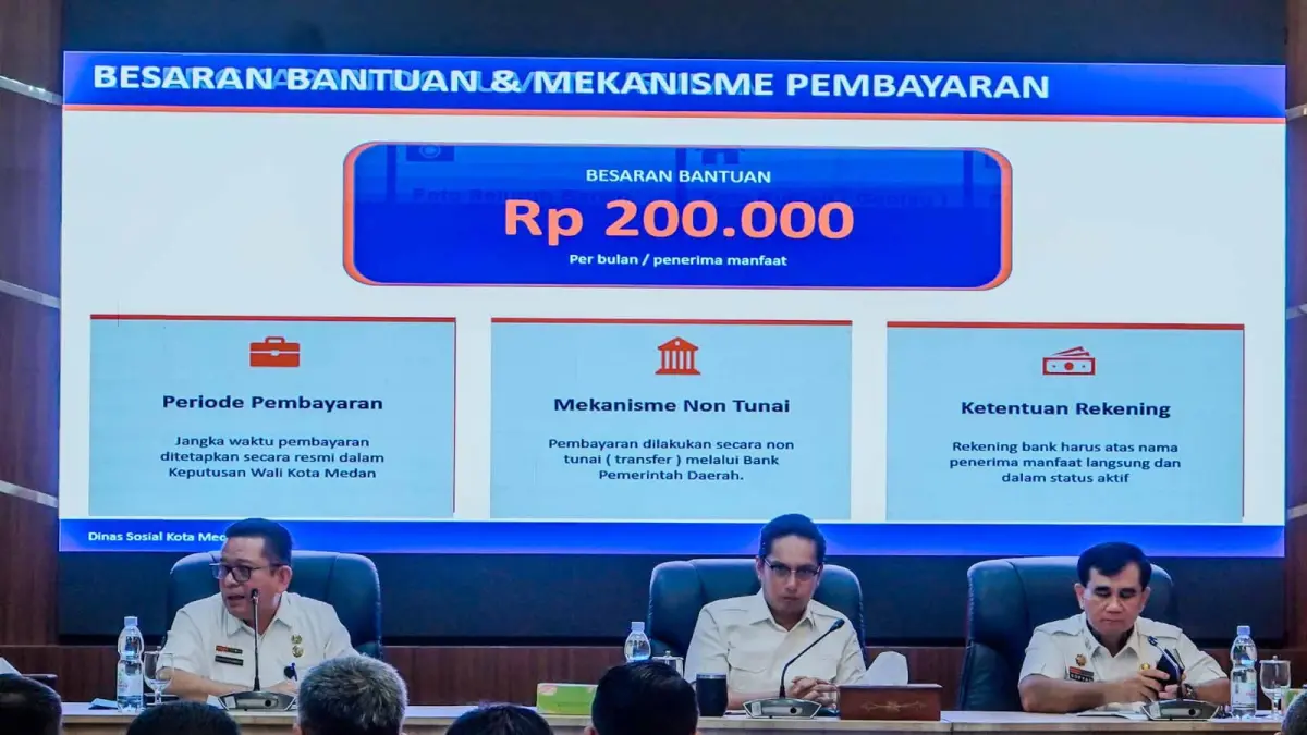 Wali Kota Medan Rico Waas saat sosialisasi program PKH Medan Makmur dan digitalisasi bantuan sosial di Kantor Wali Kota Medan.