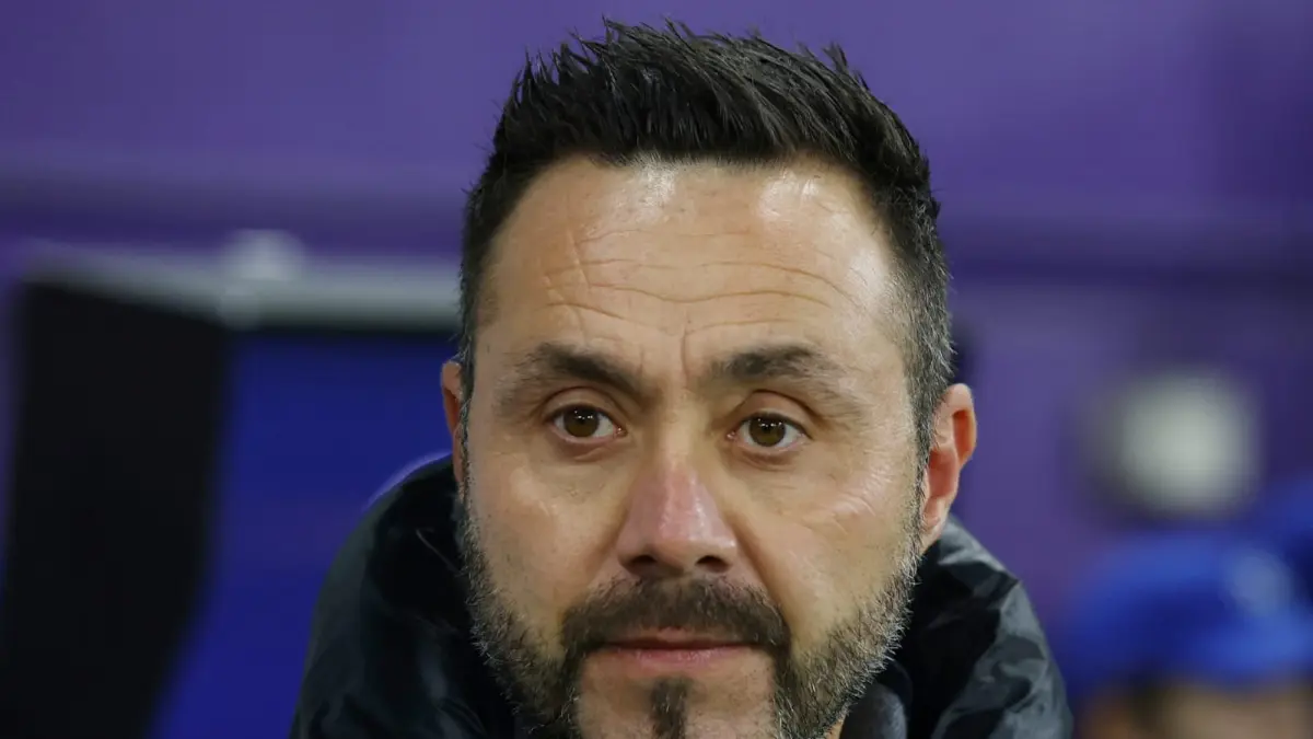 Roberto De Zerbi saat diperkenalkan sebagai manajer Tottenham Hotspur. Ia bertekad bertahan lama dan menyelamatkan tim dari degradasi.