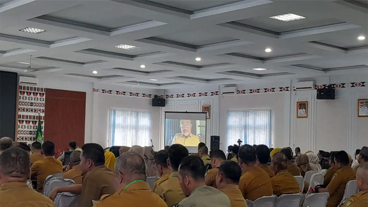 Bupati Mandailing Natal Saipullah Nasution saat membuka Musrenbang RKPD Tahun 2027 secara virtual di Aula Kantor Bupati, Senin (6/4/2026).