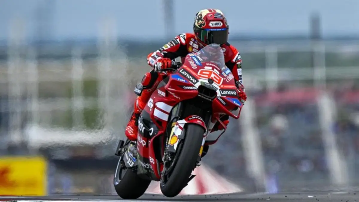 Marc Marquez saat membalap bersama Ducati di MotoGP 2026, di tengah spekulasi masa depannya usai rentetan cedera dan tekanan kompetisi.