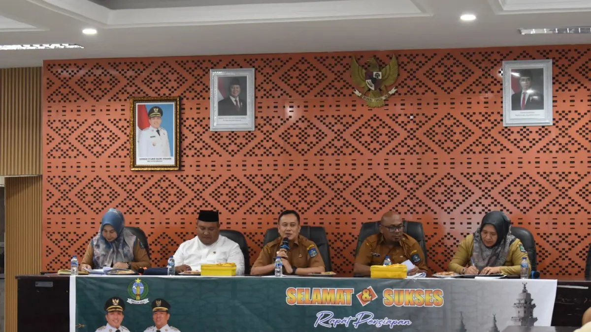 Herman Suwito memimpin rapat persiapan MTQ ke-53 tingkat Kota Sibolga di Aula Nusantara I Kantor Wali Kota Sibolga. 