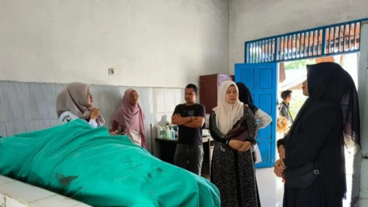 Korban Ferdiansyah saat menjalani perawatan di RSUD Panyabungan sebelum dinyatakan meninggal dunia. 