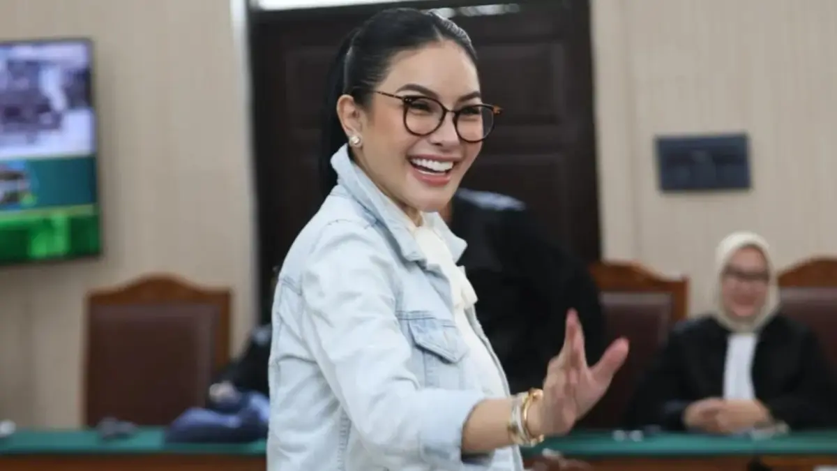 Aktris Nikita Mirzani menyampaikan surat terbuka kepada Presiden Prabowo Subianto usai divonis 6 tahun penjara dalam perkaranya dengan Reza Gladys. 