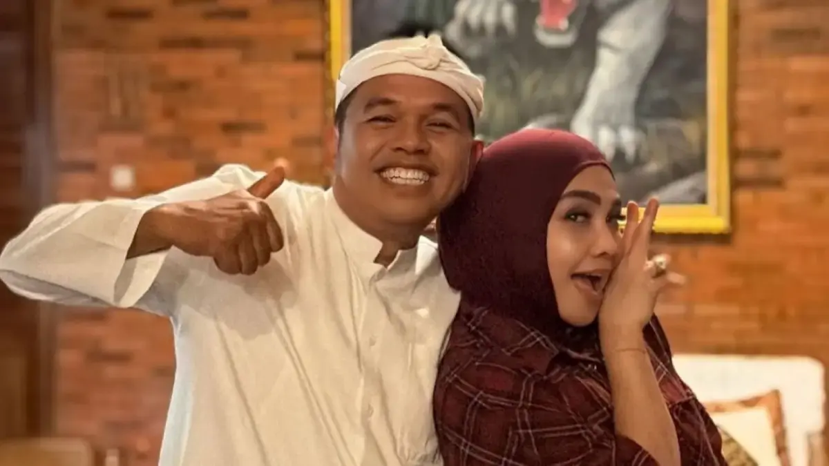 Dedi Mulyadi dan Rieta Amilia berpose bersama dalam unggahan Instagram yang viral dan ramai dikomentari netizen.