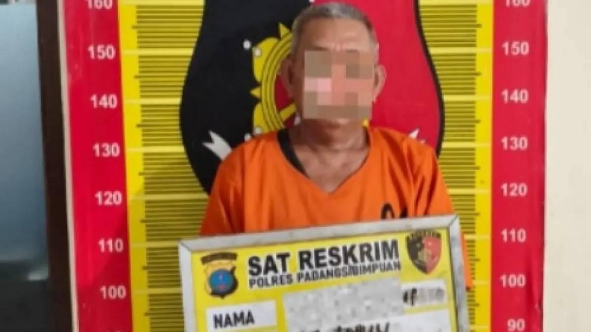 Tersangka MY saat diamankan Satreskrim Polres Padangsidimpuan terkait kasus pembegalan terhadap seorang pedagang ikan di wilayah Batunadua.