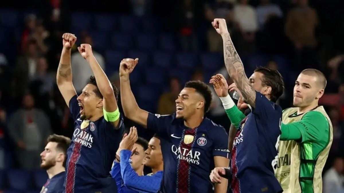 Pelatih Luis Enrique menegaskan Paris Saint-Germain tetap bermain menyerang saat menghadapi Liverpool di Anfield.
