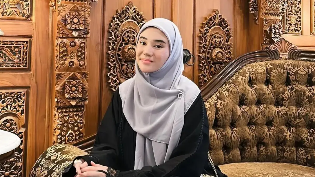 Clara Shinta resmi menggugat cerai suaminya dan menghadapi somasi Rp10,7 miliar terkait kasus dugaan perselingkuhan.
