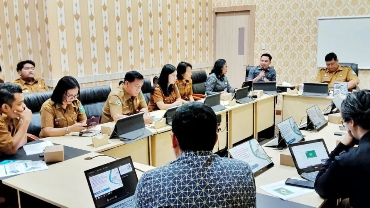 Jajaran Pemkab Simalungun bersama BPJS Kesehatan mengikuti forum komunikasi penguatan cakupan dan keaktifan peserta JKN di Kantor Bupati Simalungun.