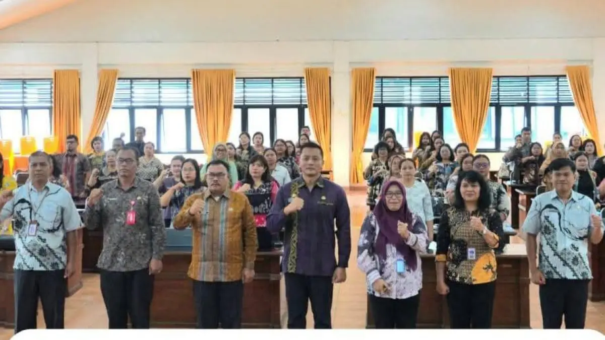 Sekda Karo Gelora Kurnia Putra Ginting menghadiri pembinaan penilaian dan evaluasi kinerja ASN di Aula Rakoetta Brahmana, Kabanjahe. 