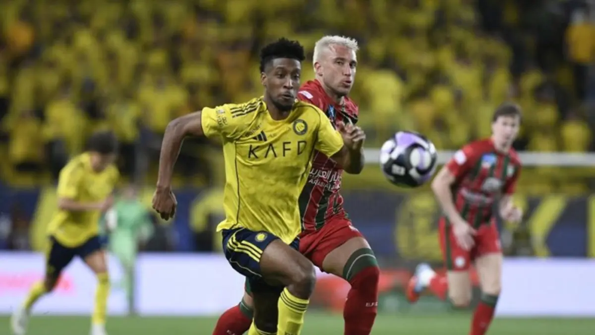 Pemain Al Nassr merayakan gol Kingsley Coman yang memastikan kemenangan 1-0 atas Al Ettifaq di Liga Arab Saudi.