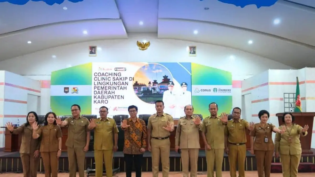 Sekda Karo Gelora Kurnia Putra Ginting membuka coaching clinic SAKIP bagi perangkat daerah di Aula Rakoetta Brahmana.