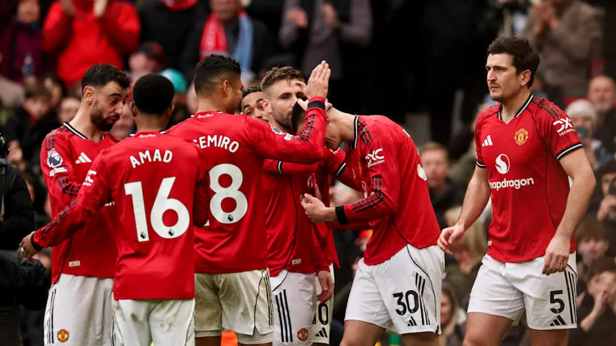 Bek Manchester United Harry Maguire dan Lisandro Martinez absen saat menghadapi Chelsea di Stamford Bridge akibat sanksi larangan bermain.