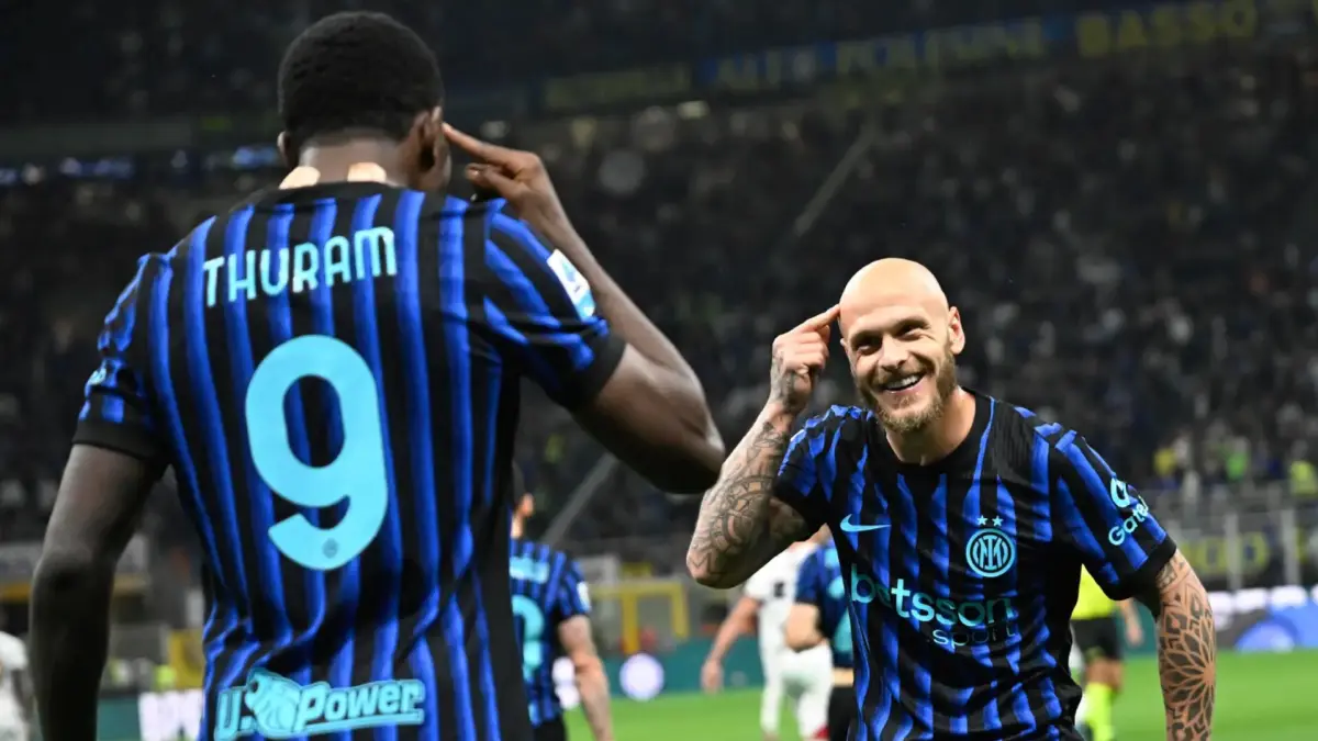 Pemain Inter Milan merayakan gol ke gawang Cagliari dalam lanjutan Serie A di Stadion Giuseppe Meazza, Milan, Sabtu (18/4/2026) dini hari WIB.