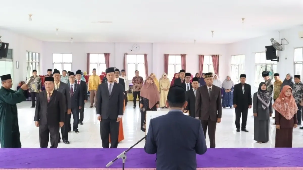 ektor UIN Syahada Padangsidimpuan, Prof H. Sumper Mulia Harahap melantik Wakil Dekan, Wakil Direktur Pascasarjana,Sekretaris Lembaga serta Pimpinan Satuan Pengawas Internal (SPI) masa jabatan 2026–2030.