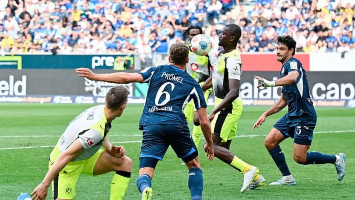 Andrej Kramarić mencetak golnya ke gawang Borussia Dortmund yang membawa Hoffenheim menang 2-1 di Bundesliga.